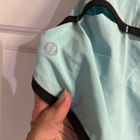 lululemon speed shorts size 6 - Picture 3 of 4